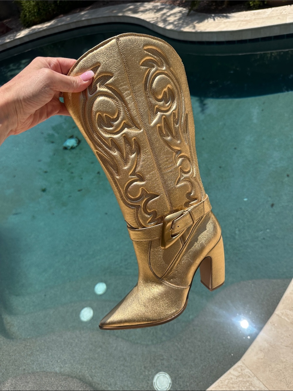 Bright gold cowgirl boots ! - Picture 2 of 5